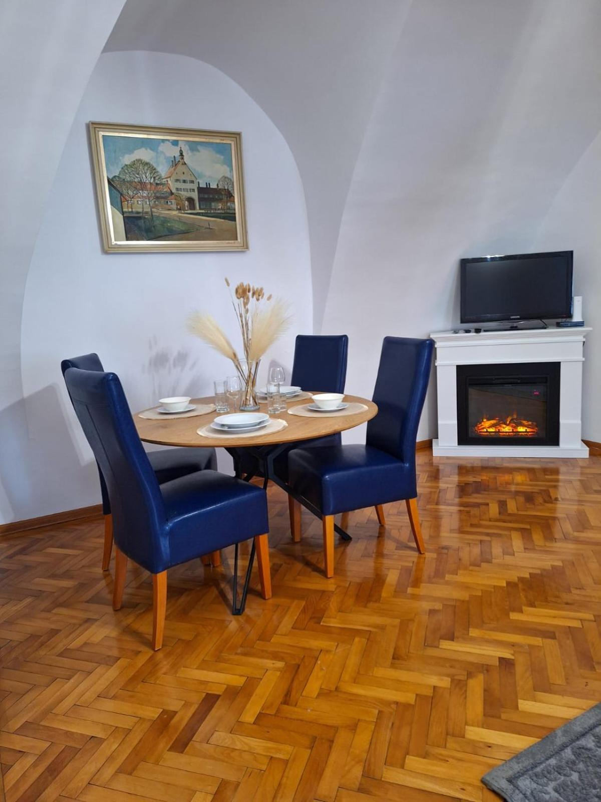 Classy View - Panoramic Sibiu Suite Экстерьер фото