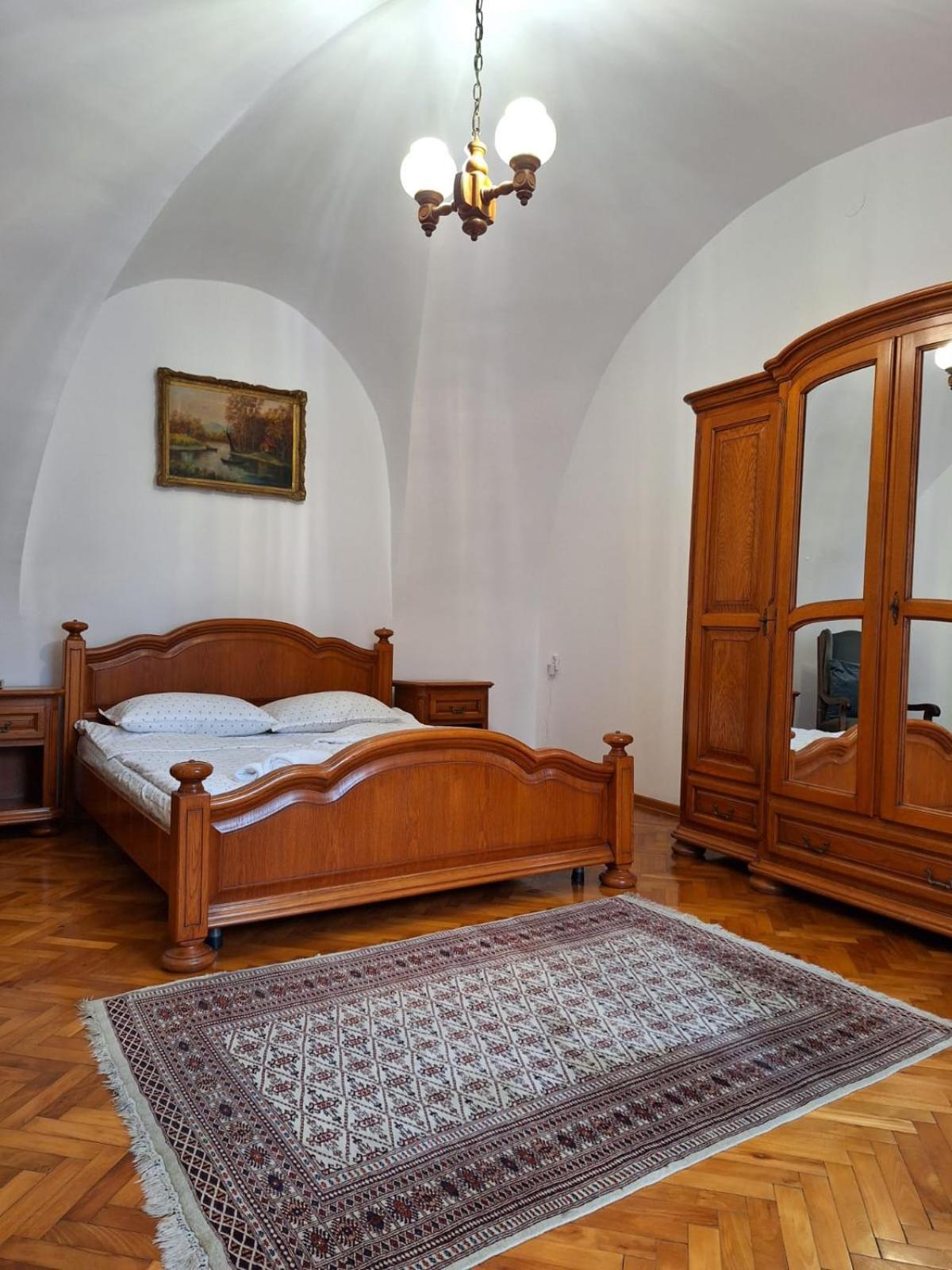 Classy View - Panoramic Sibiu Suite Экстерьер фото