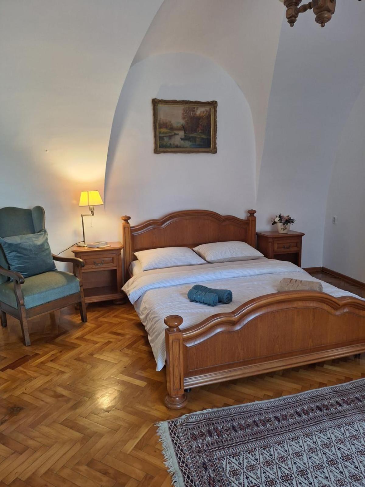 Classy View - Panoramic Sibiu Suite Экстерьер фото